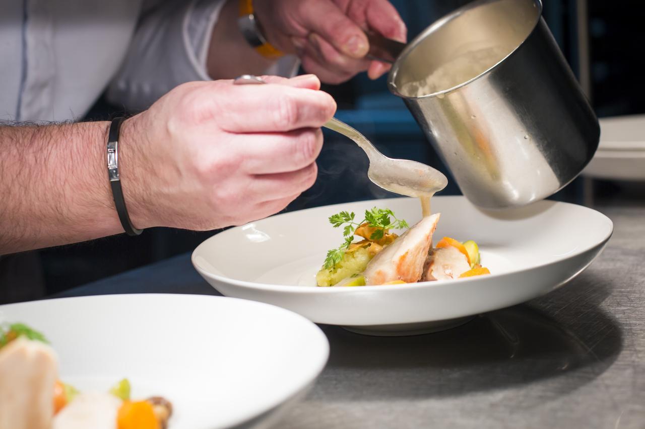 Logis Hotel Du Morvan - Restaurant La Table De Jerome Luzy Екстер'єр фото