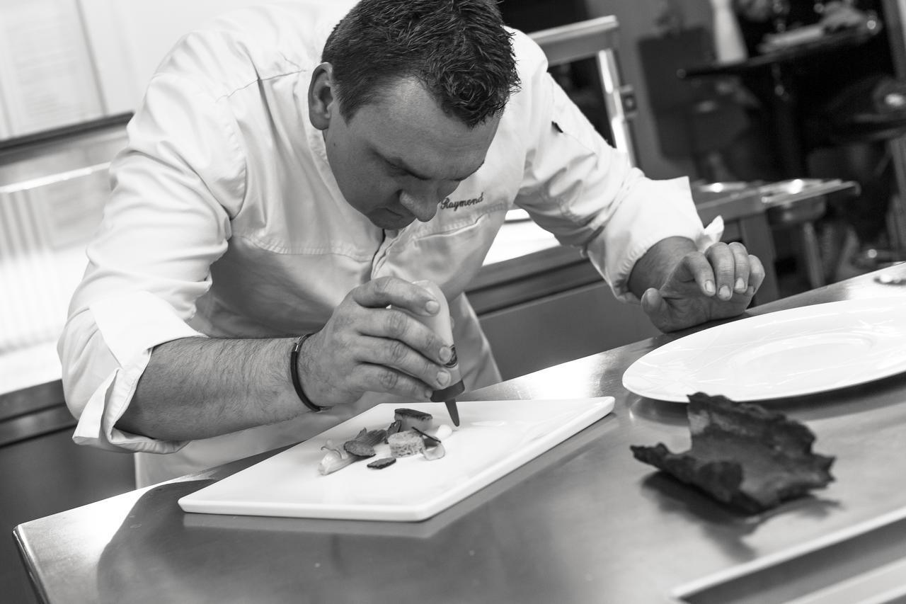Logis Hotel Du Morvan - Restaurant La Table De Jerome Luzy Екстер'єр фото